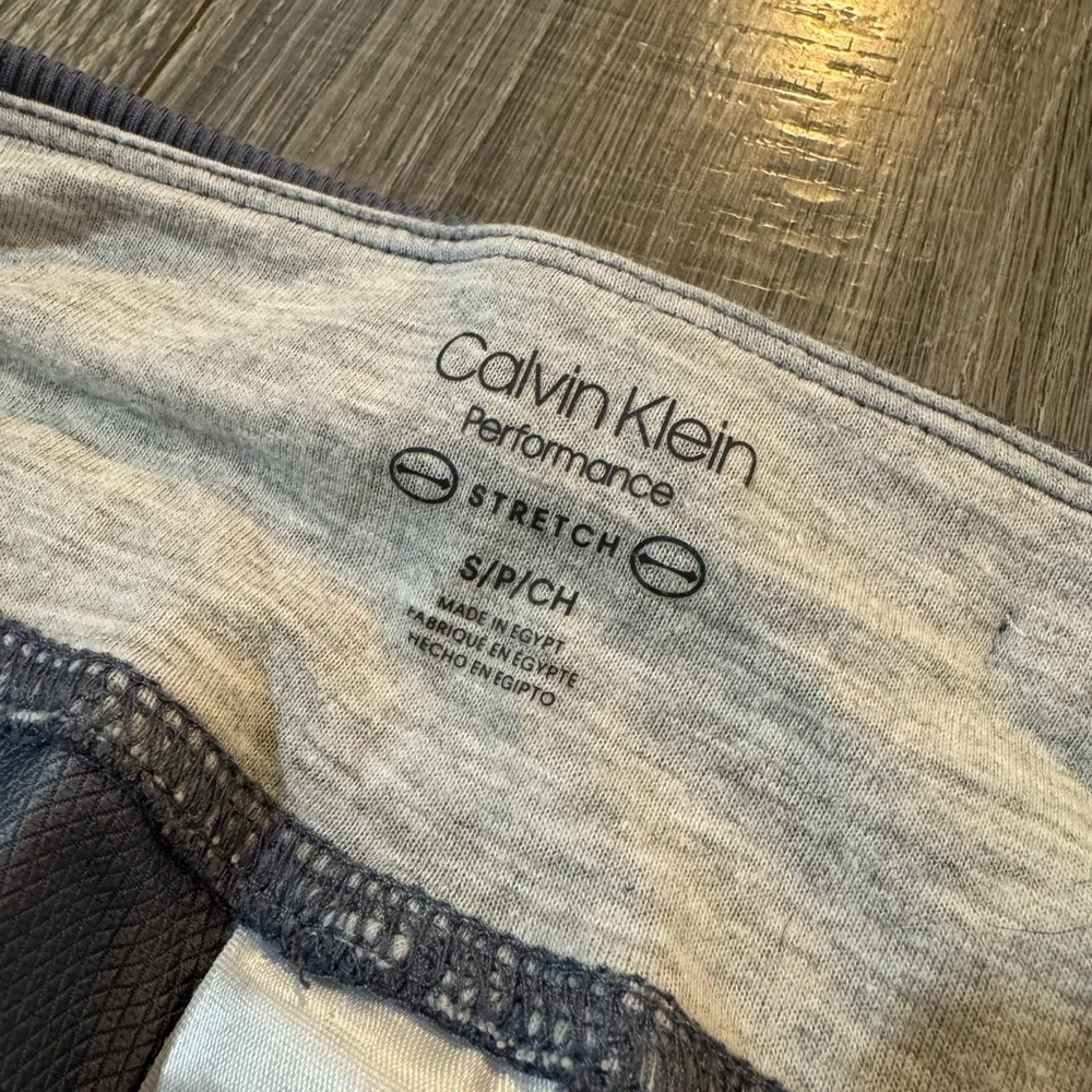 Calvin Klein Joggers - SMALL - Picture 3 of 4